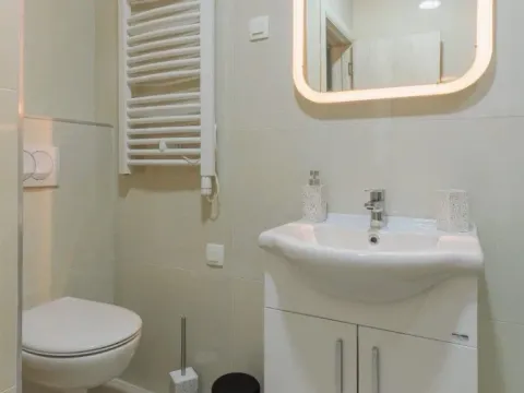 Izdavanje, jednosoban stan, 45m², Pod Kuk, Tivat - image 3