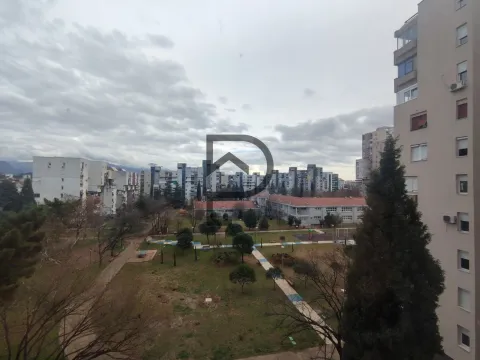 Rent, apartment, 105m², Blok 5, Podgorica - image 2