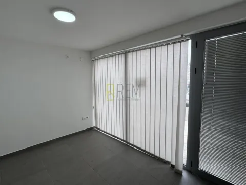 Izdavanje, poslovni prostor, 50m², Lepa Kata, Podgorica - image 5