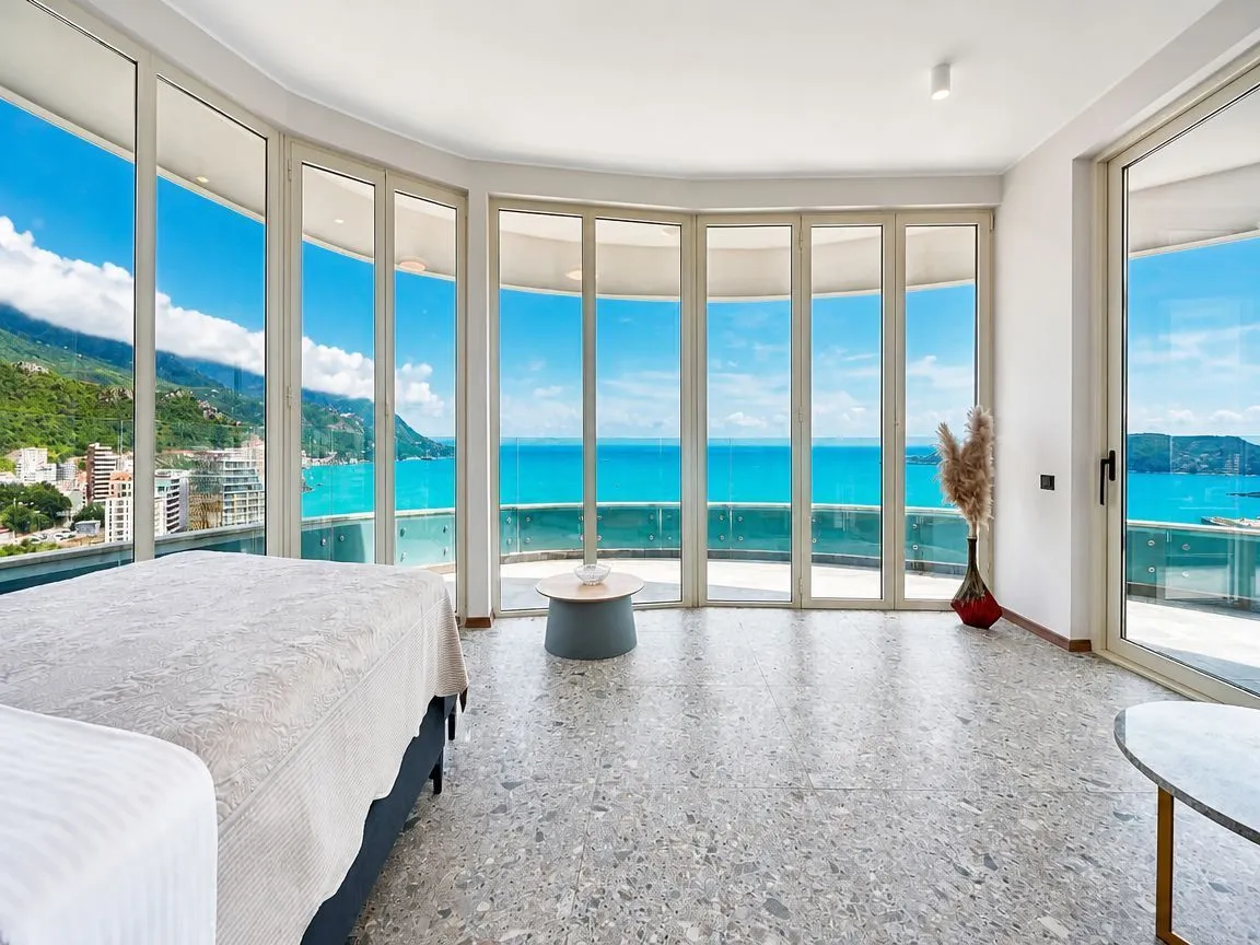 Prodaja, dvosoban stan, 115m², Bečići, Budva