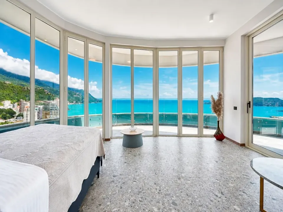 Sale, two bedroom apartment, 115m², Bečići, Budva