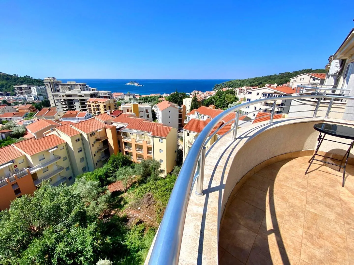 Rent, three bedroom apartment, 136m², Petrovac, Budva
