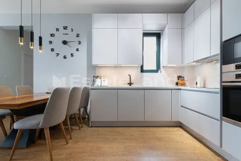 Moderna kuhinja sa trpezarijom i ugradnim elementima. - image 7