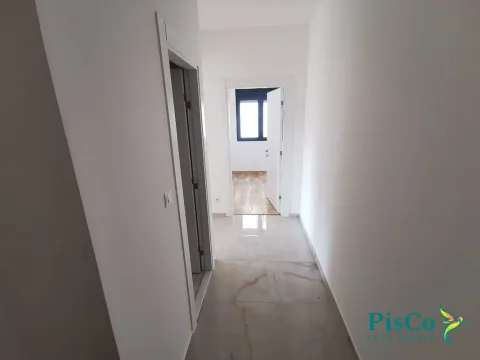 Izdavanje, dvosoban stan, 64m², Centar, Podgorica - image 3