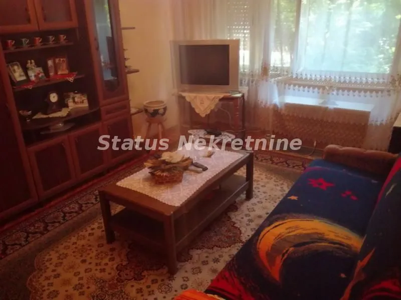 Prodaja, kuća, 300m², Futog, Novi Sad Sve Podlokacije