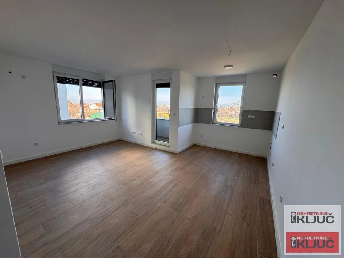 Prodaja, trosoban stan, 72m², Alibegovac, Petrovaradin