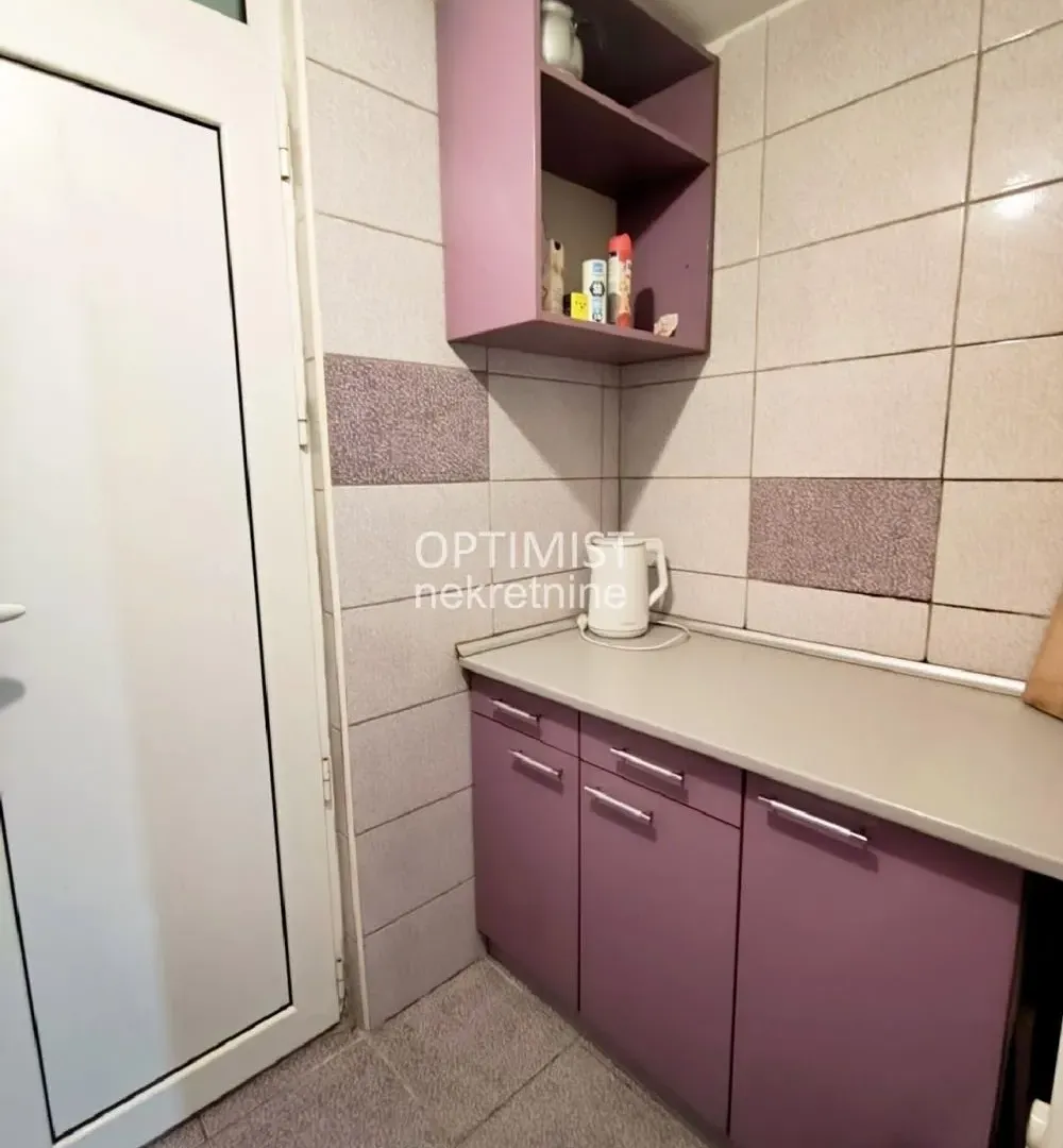 Prodaja, jednosoban stan, 29m², Čubura, Beograd