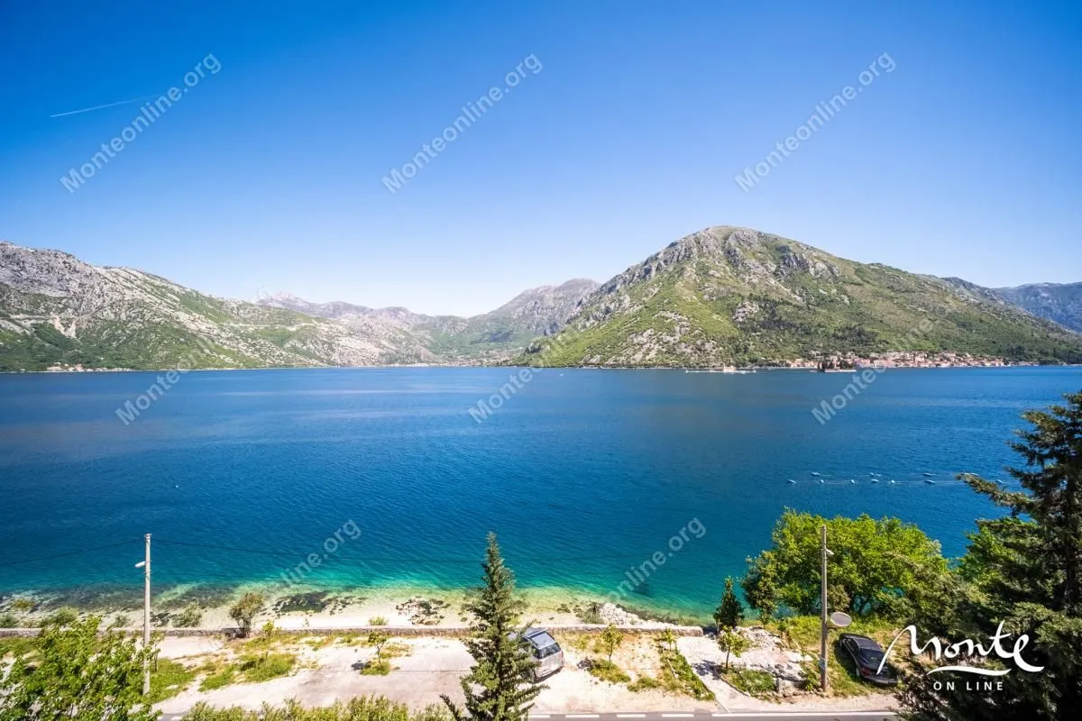 Prodaja, dvosoban stan, 92m², Kostanjica, Kotor