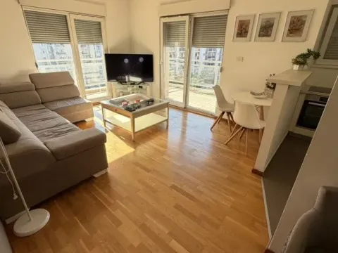 Rent, two bedroom apartment, 63m², City Kvart, Podgorica - image 11