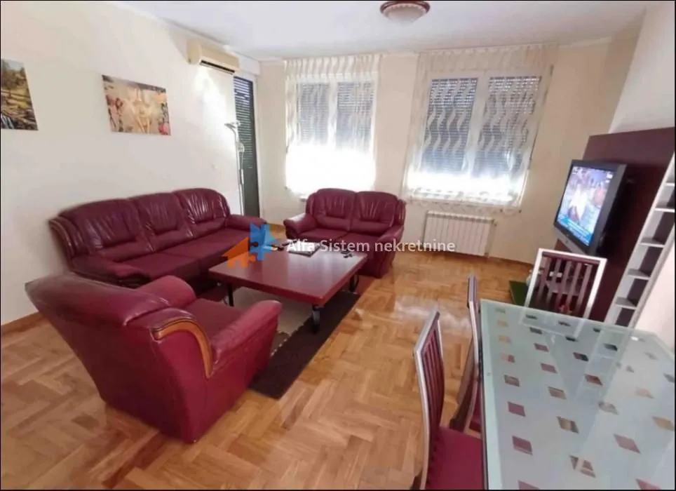 Izdavanje, trosoban stan, 80m², Južni Bulevar, Vračar Sve Podlokacije
