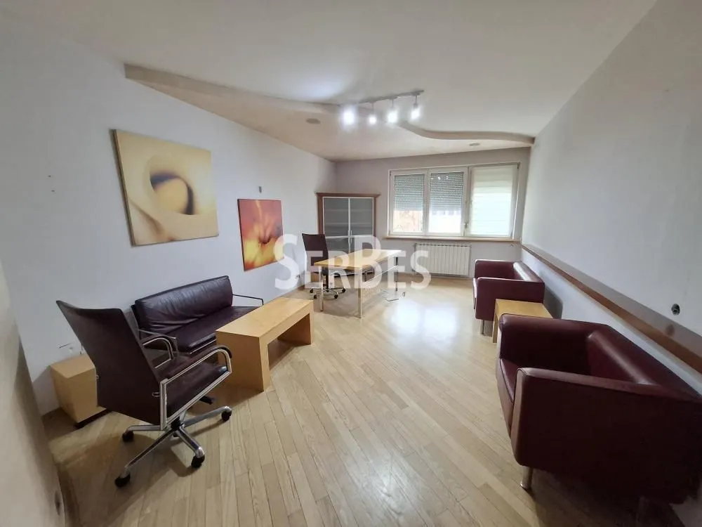 Rent, office space, 254m², Bulevar Oslobodjenja, Novi Sad Sve Podlokacije