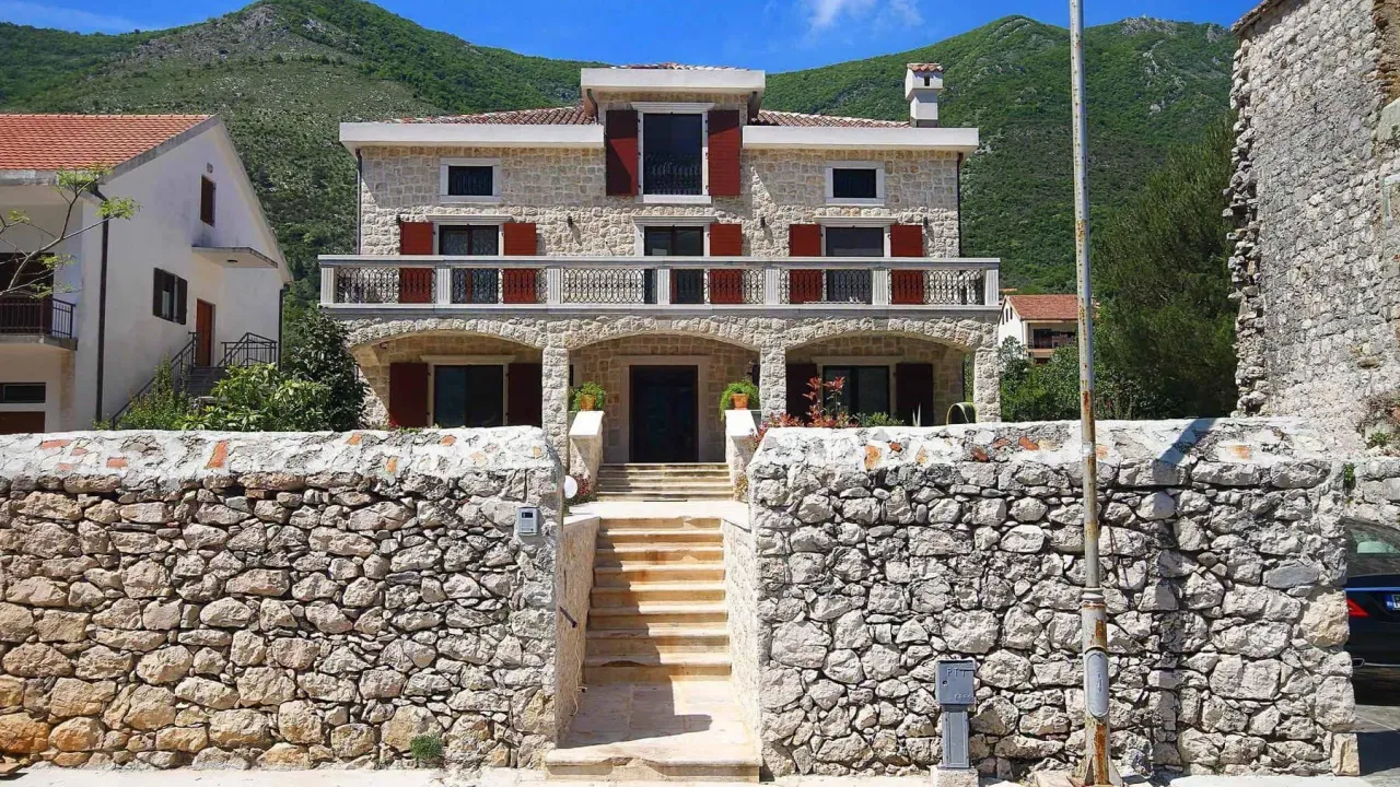Prodaja, kuća, 497m², Prčanj, Kotor