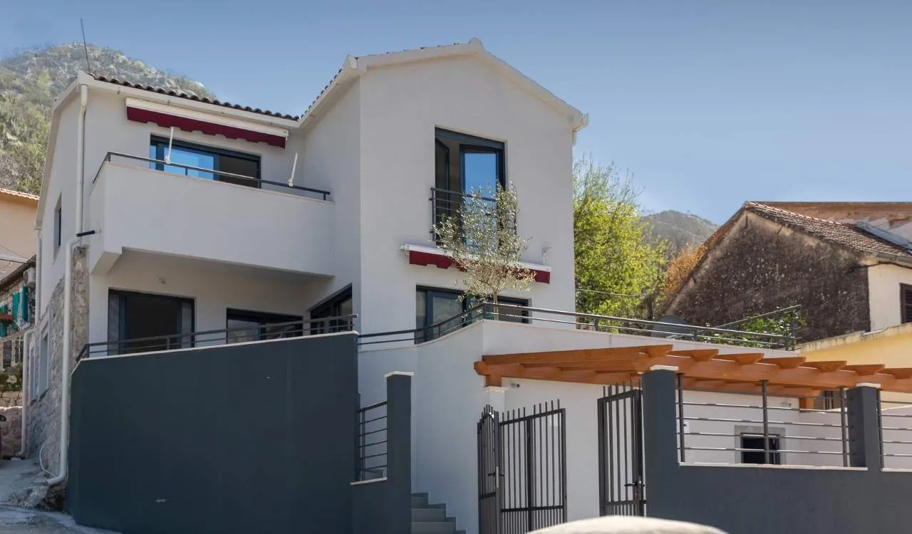 Prodaja, kuća, 160m², Škaljari, Kotor