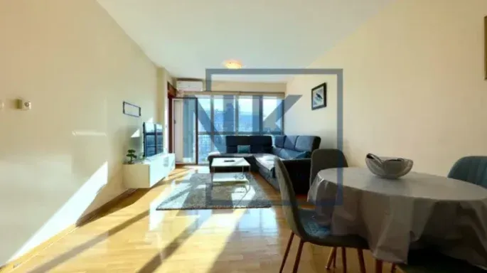 Izdavanje, dvosoban stan, 75m², Preko Morače, Podgorica