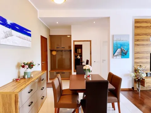 Sale, two bedroom apartment, 86m², Bečići, Budva - image 9