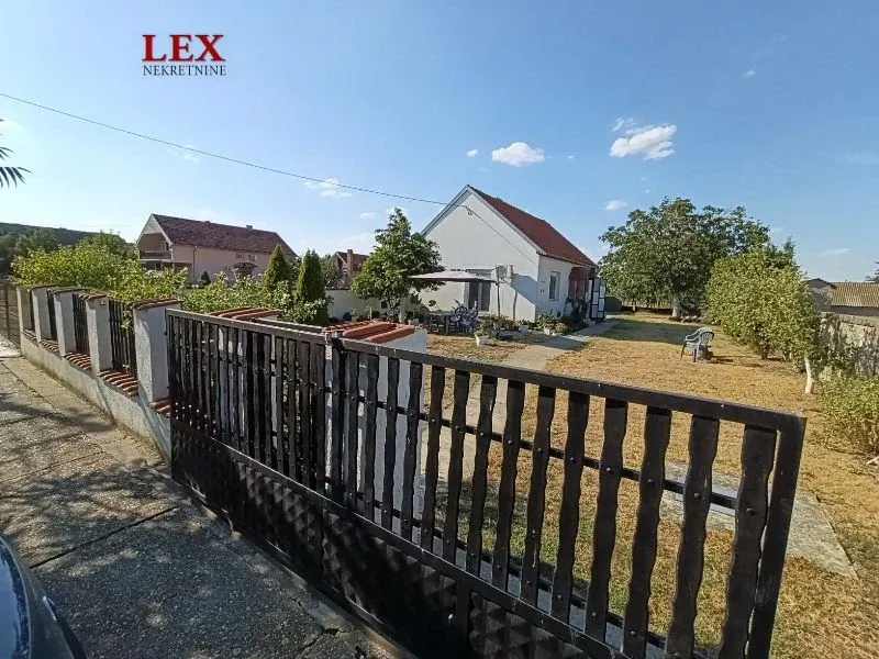 Prodaja, kuća, 78m², Deč, Pećinci