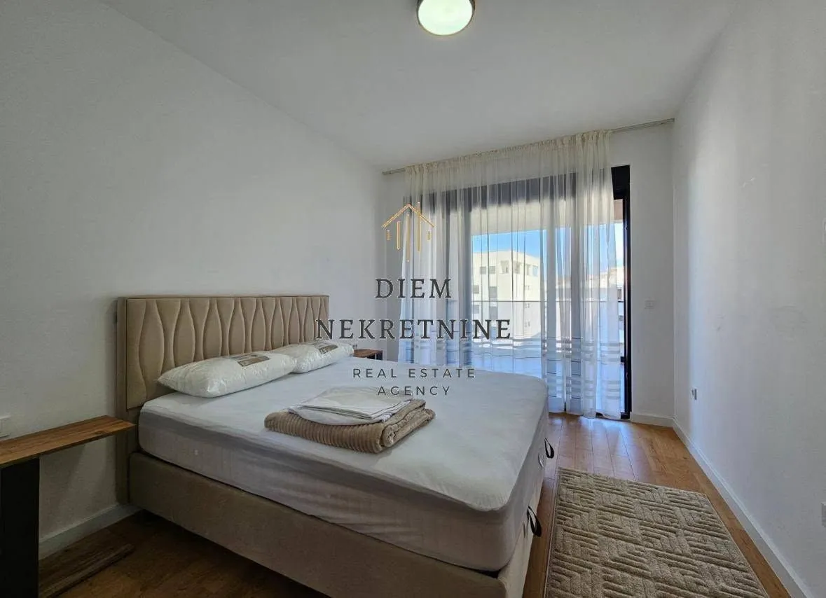 Rent, one bedroom apartment, 70m², Centar, Bar