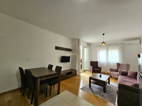 Izdavanje, jednosoban stan, 47m², Bečići, Budva