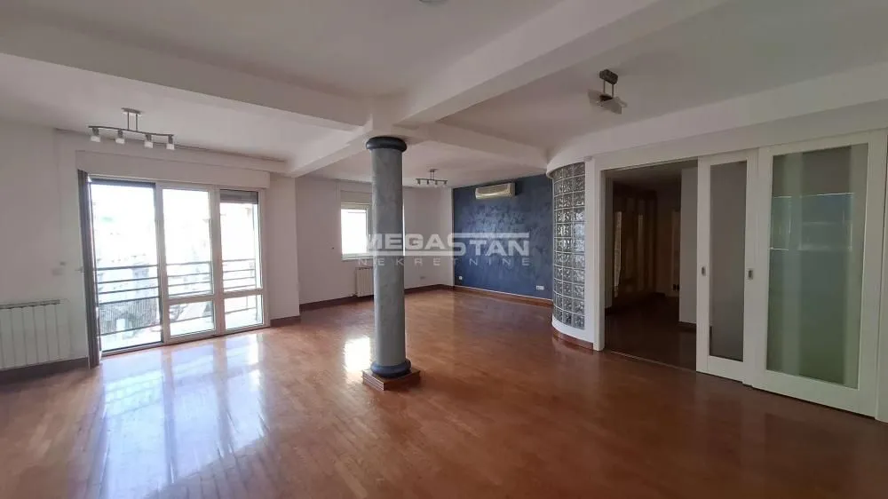 Izdavanje, četvorosoban stan, 203m², Vračar Hram, Vračar Sve Podlokacije