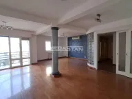 Izdavanje, četvorosoban stan, 203m², Vračar Hram, Vračar Sve Podlokacije - image 1