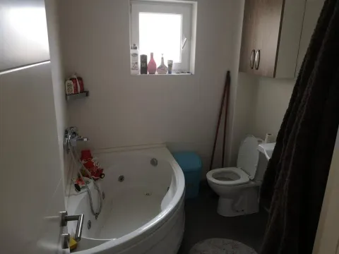 Izdavanje, stan, 350m², Vranići, Podgorica - image 20