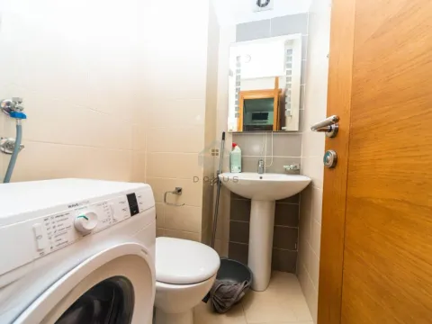 Izdavanje, dvosoban stan, 75m², Pobrežje, Podgorica - image 10