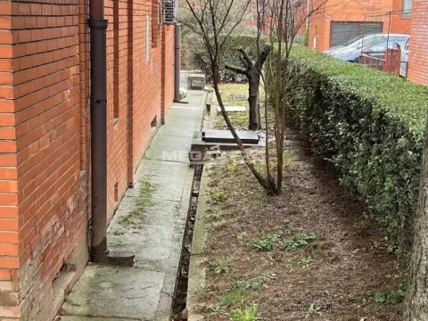 Sale, house, 200m², Bezanijska Kosa 1, Bežanijska Kosa Sve Podlokacije - image 4