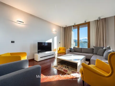 Izdavanje, trosoban stan, 204m², Kod Capital Plaze, Podgorica - image 7