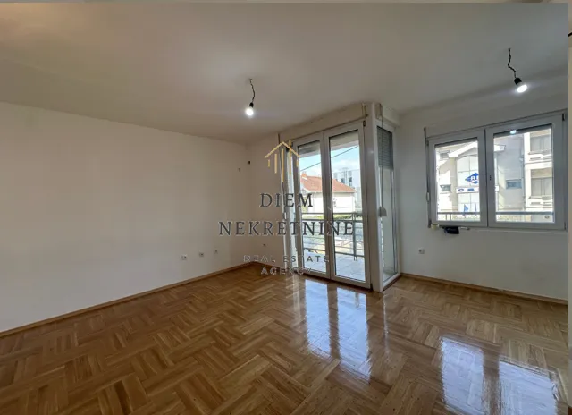 Prodaja, dvosoban stan, 73m², Dalmatinska ulica, Podgorica