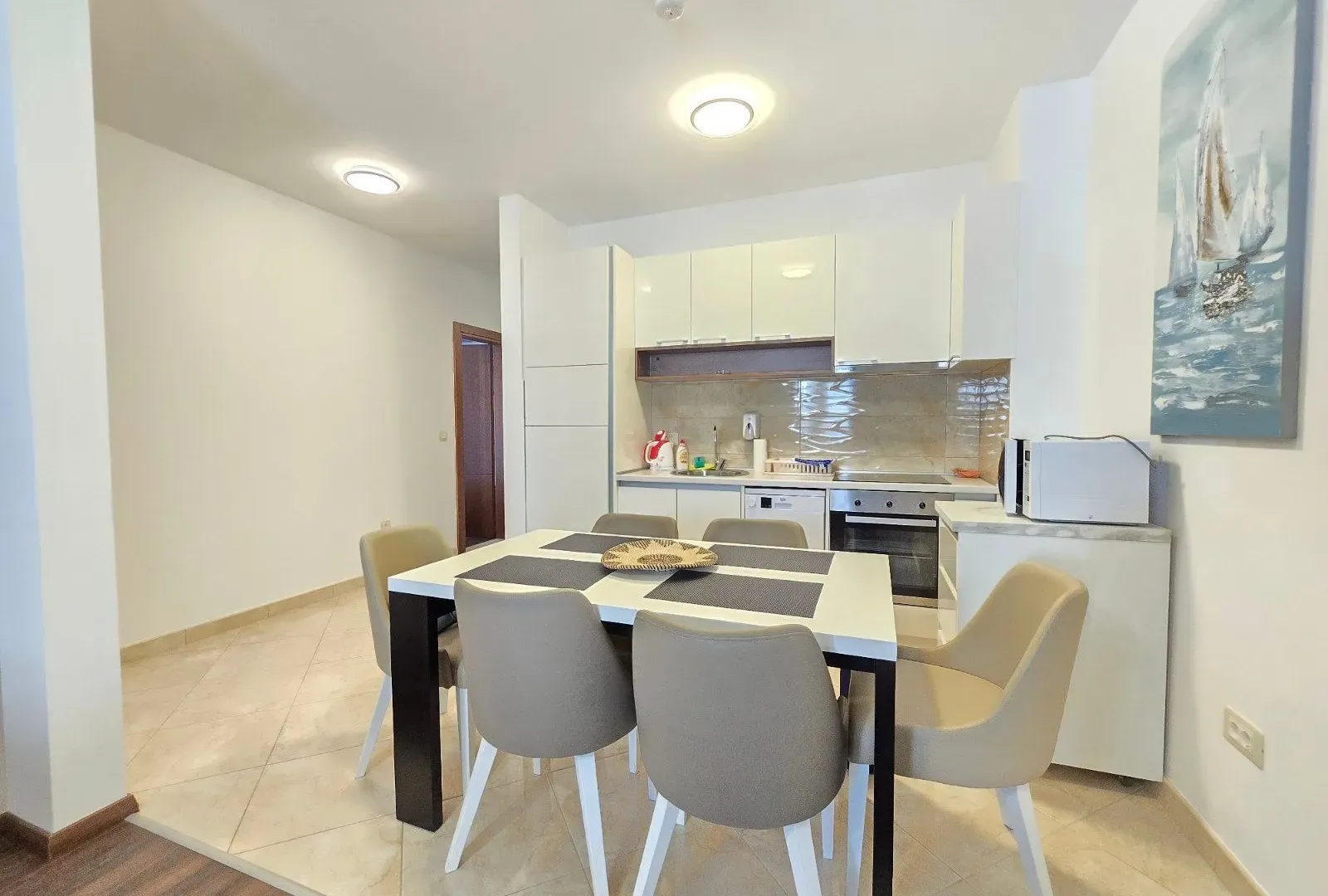 Sale, three bedroom apartment, 93m², Bečići, Budva