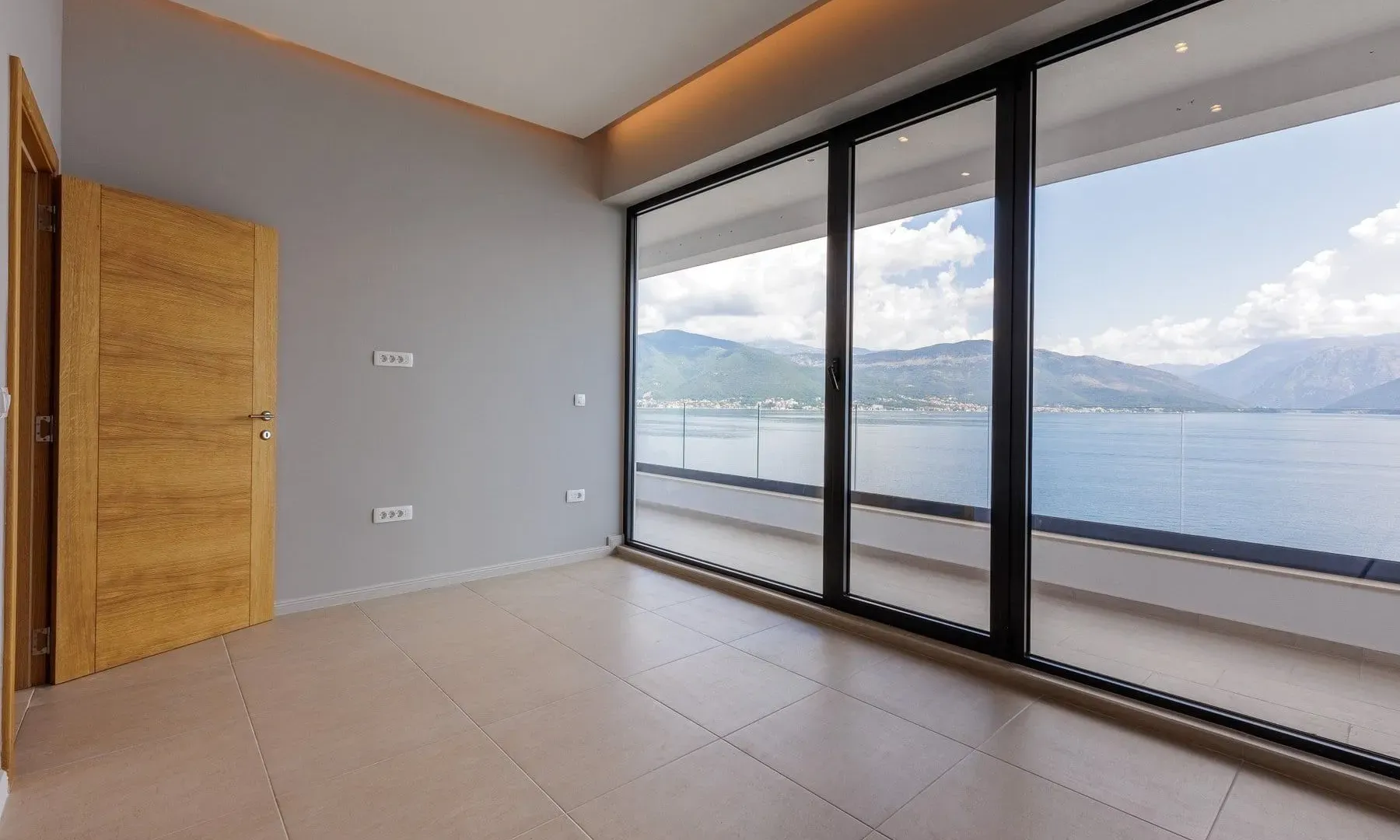 Prodaja, kuća, 200m², Krašići, Tivat
