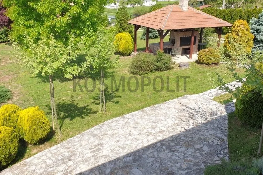 Prodaja, kuća, 205m², Arnajevo, Barajevo