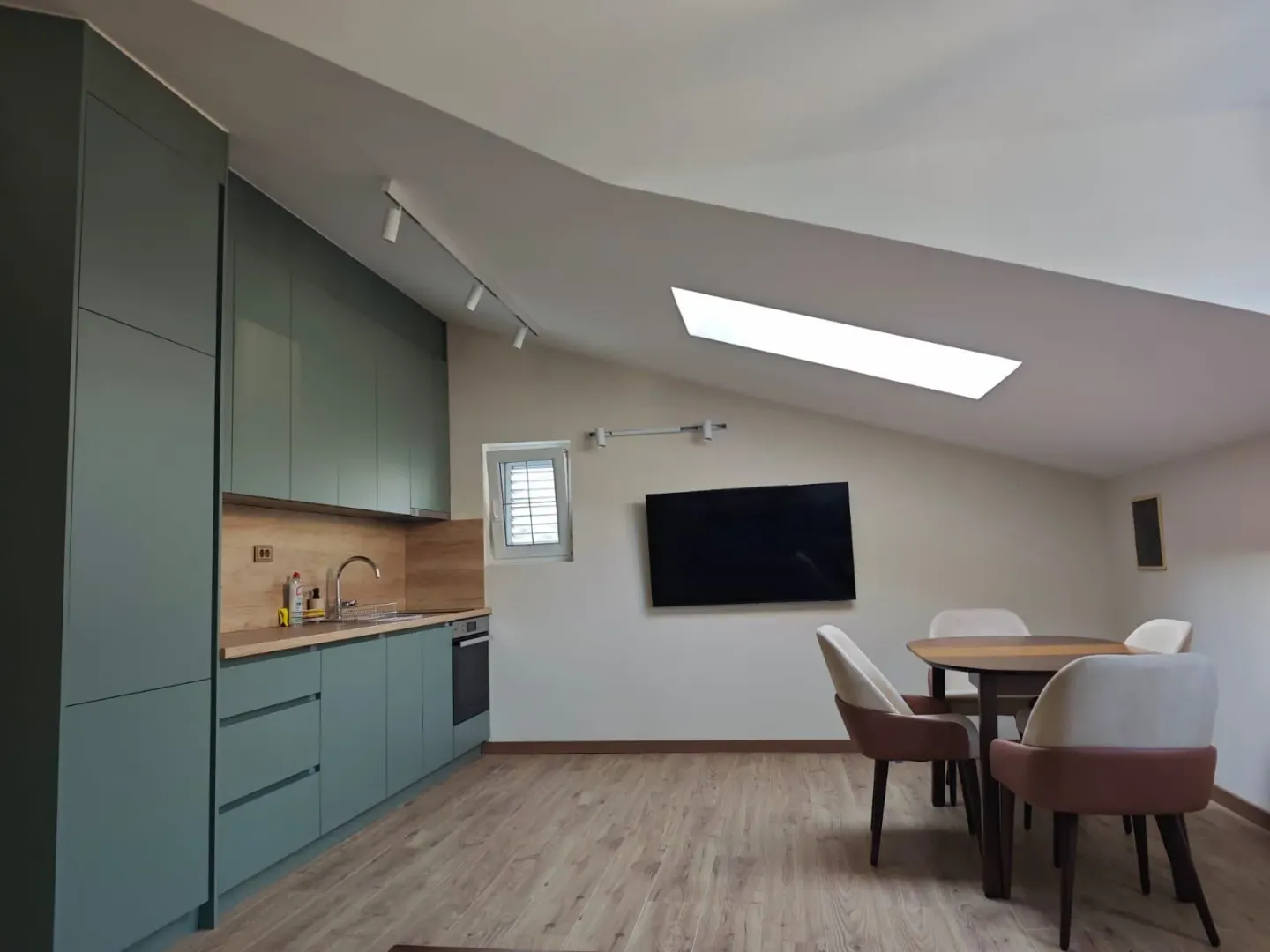 Rent, one bedroom apartment, 47m², Dobrota, Kotor