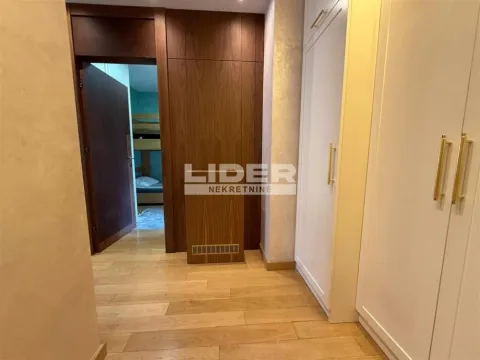 Izdavanje, trosoban stan, 60m², Vračar Centar, Vračar Sve Podlokacije - image 7