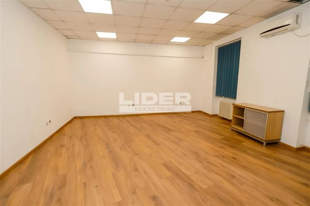 Rent, office space, 251m², Stari Grad, Beograd