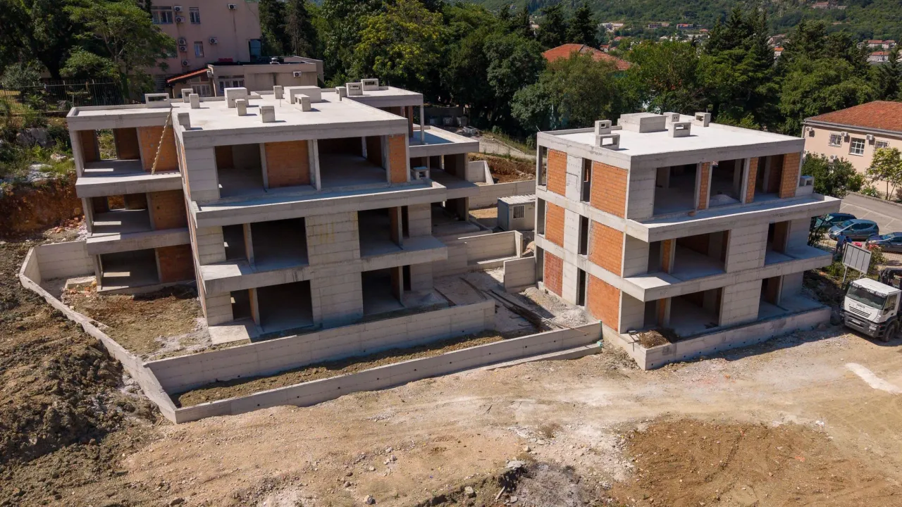 Sale, two bedroom apartment, 72m², Dobrota, Kotor