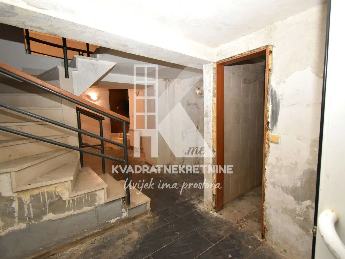 Prodaja, kuća, 217m², Centar, Podgorica