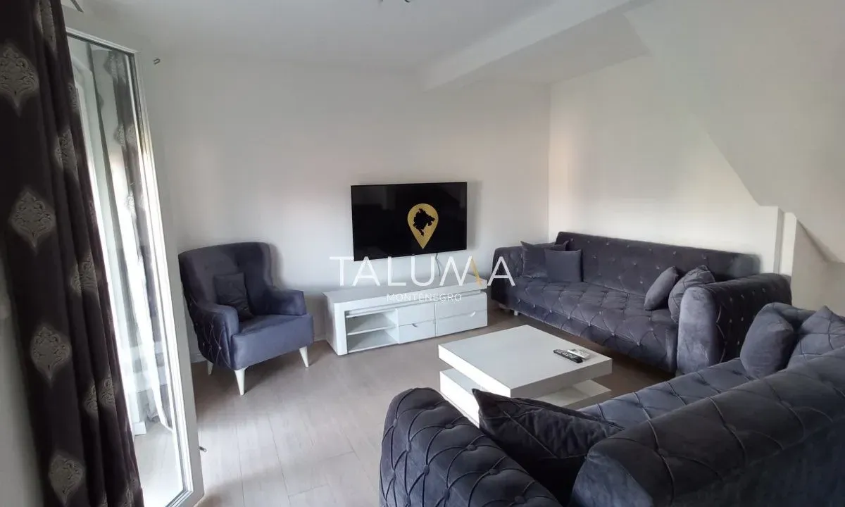 Izdavanje, dvosoban stan, 135m², Donja Gorica, Podgorica