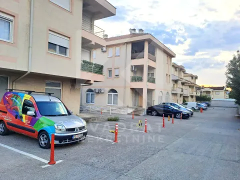Rent, office space, 110m², Zabjelo, Podgorica - image 12
