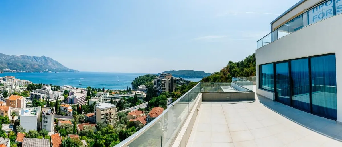 Prodaja, trosoban stan, 234m², Bečići, Budva