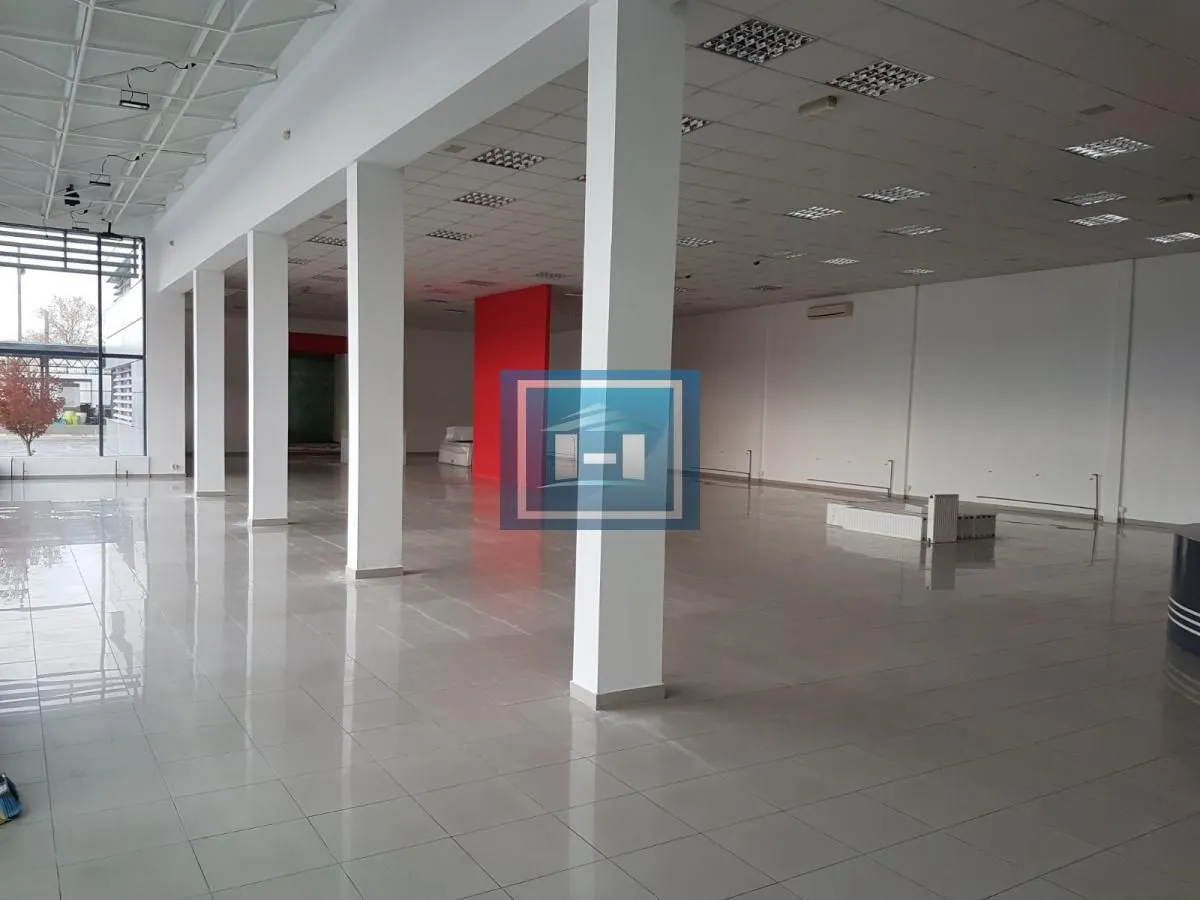 Rent, office space, 440m², Ćuprija, Srbija