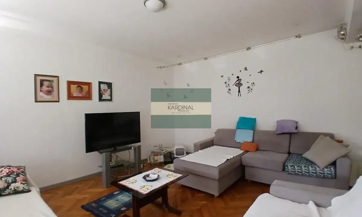Izdavanje, trosoban stan, 78m², Centar, Jagodina