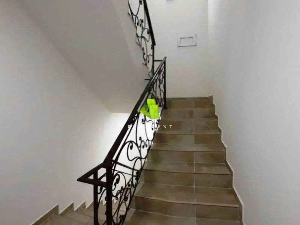 Izdavanje, poslovni prostor, 305m², Medijana, Niš