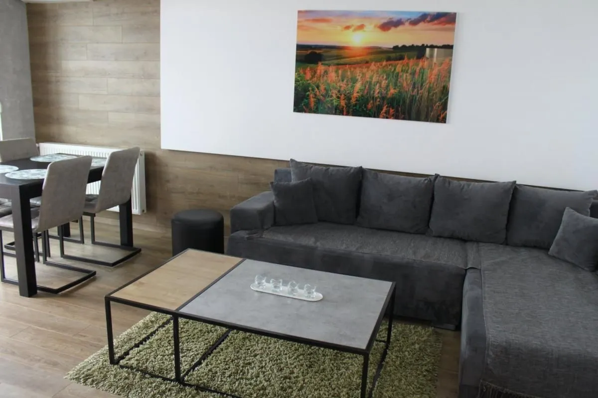 Izdavanje, trosoban stan, 61m², Centar, Niš