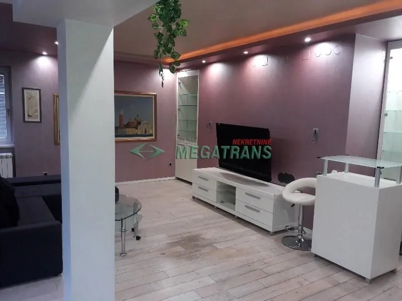 Prodaja, stan, 174m², Bulevar Oslobodjenja, Novi Sad Sve Podlokacije