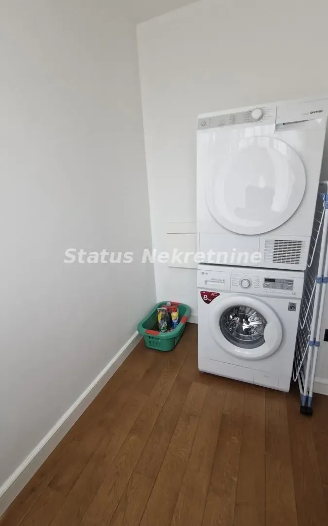 Prodaja, četvorosoban stan, 113m², Centar, Novi Sad