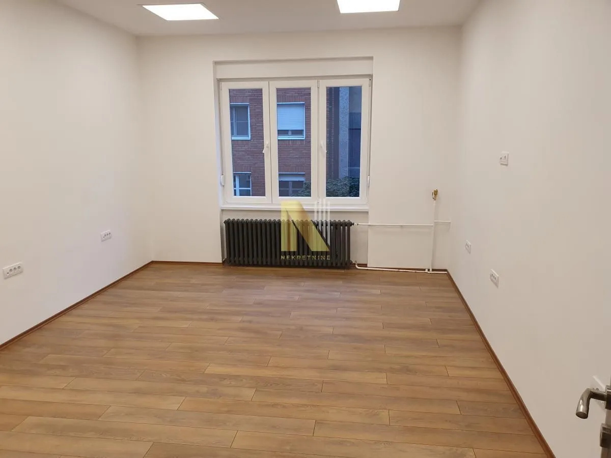 Rent, office space, 91m², Stari grad, Novi Sad
