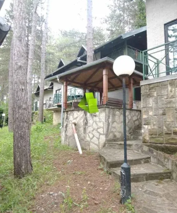 Prodaja, trosoban stan, 52m², Vrnjačka Banja, Srbija