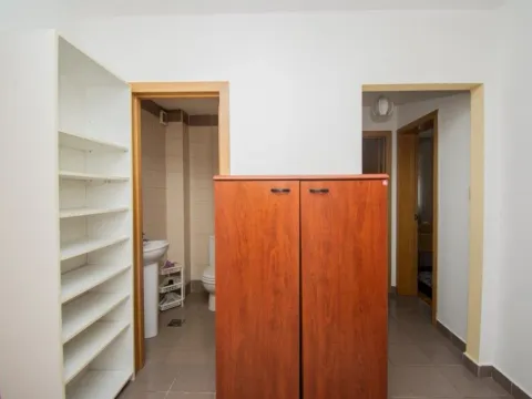 Izdavanje, trosoban stan, 80m², Dalmatinska ulica, Podgorica - image 7