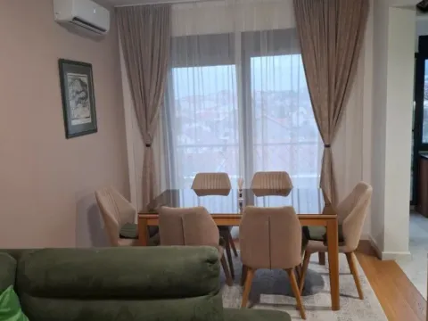 Izdavanje, dvosoban stan, 70m², Kalimanj, Tivat - image 3